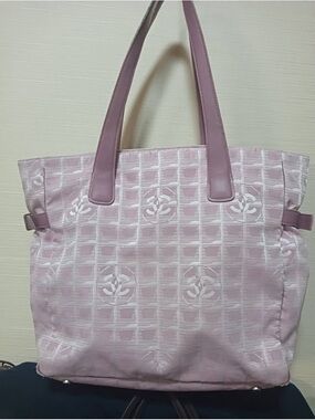 Pink Quilted Tote Bag with Embroidered Pattern